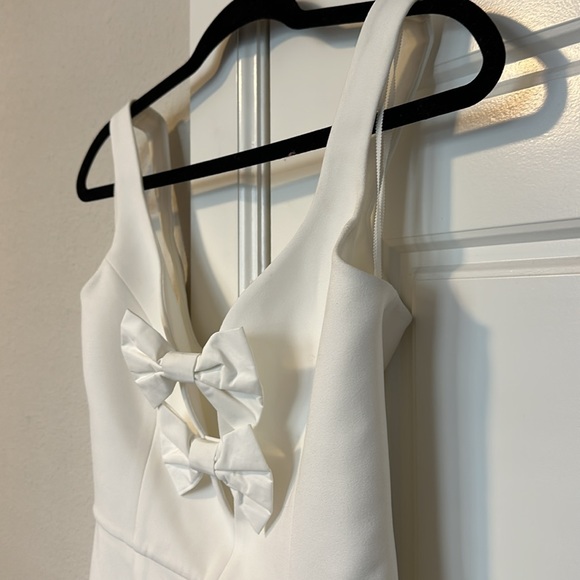 Rebecca Vallance
Bridal Phoebe Bow Minidress - Picture 10 of 16